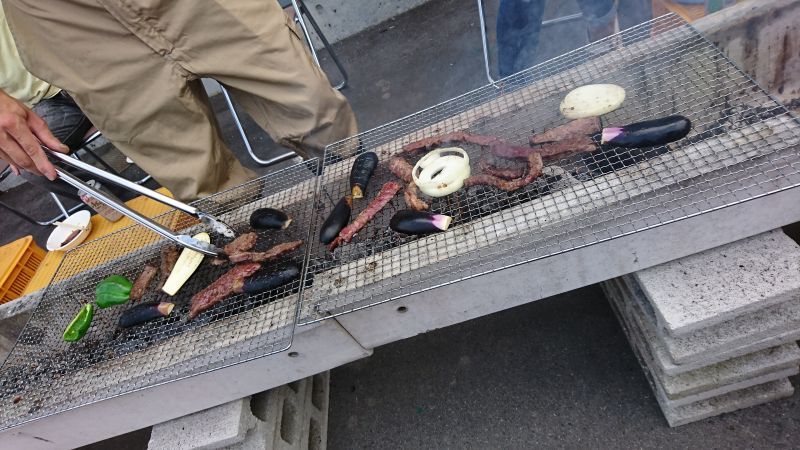 みんなで楽しくバーベキュー
